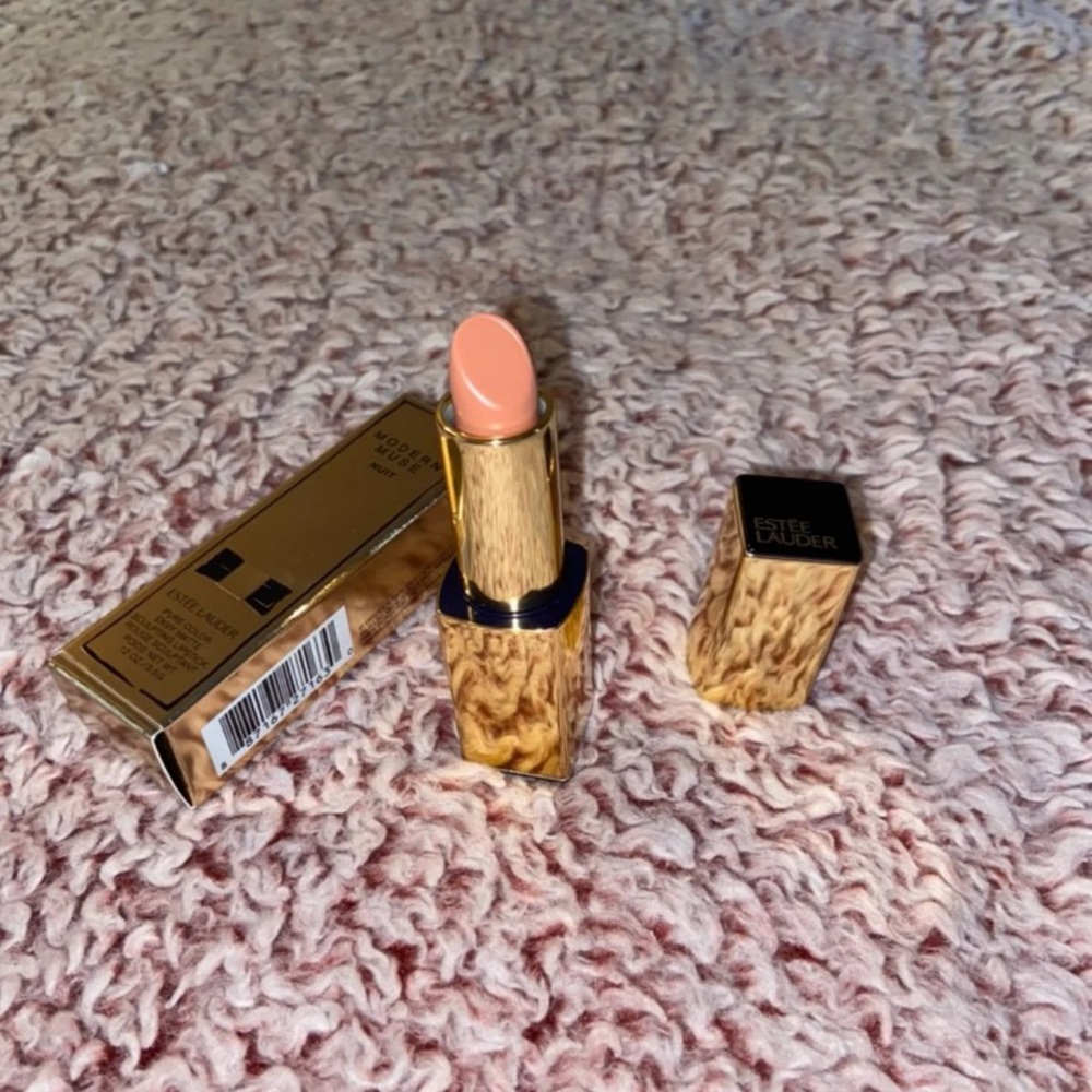 Estee Lauder Modern Muse Lipstick